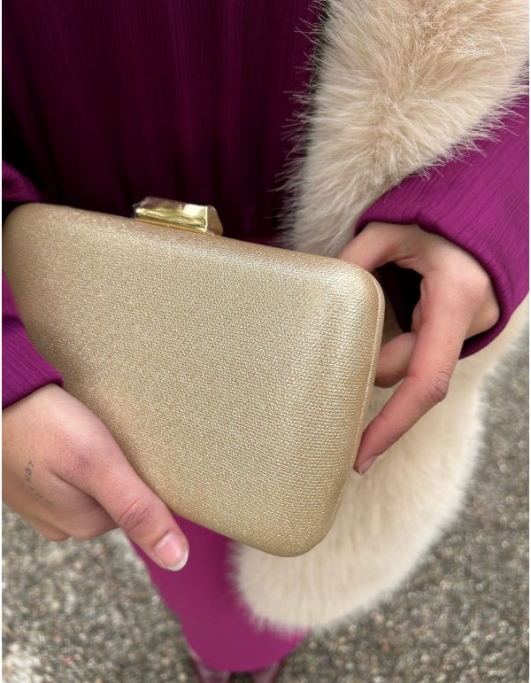 Bolso de fiesta metalizada con forma rectangular