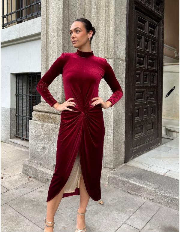 Vestido de fiesta midi de terciopelo vino con nudo central