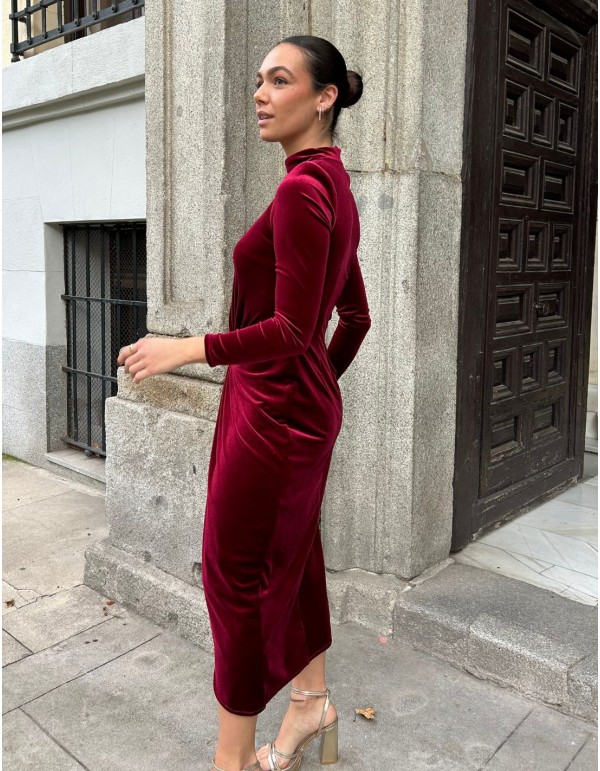 Vestido de fiesta midi de terciopelo vino con nudo central 2