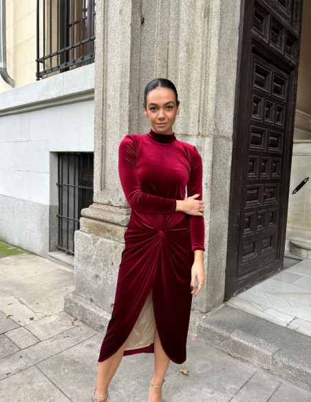 Vestido de fiesta midi de terciopelo vino con nudo central
