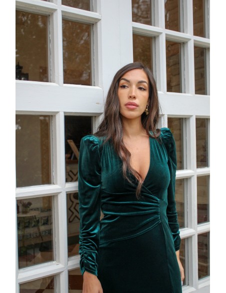 Vestido midi de terciopelo verde botella con manga larga