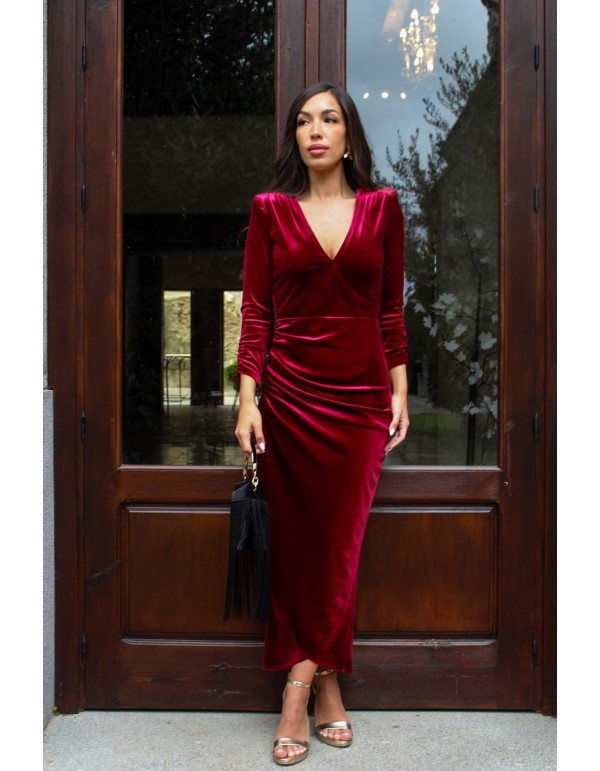 Maroon velvet velvet midi party dress with neckline