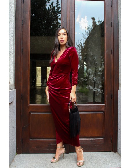 Vestido midi de fiesta terciopelo granate con escote