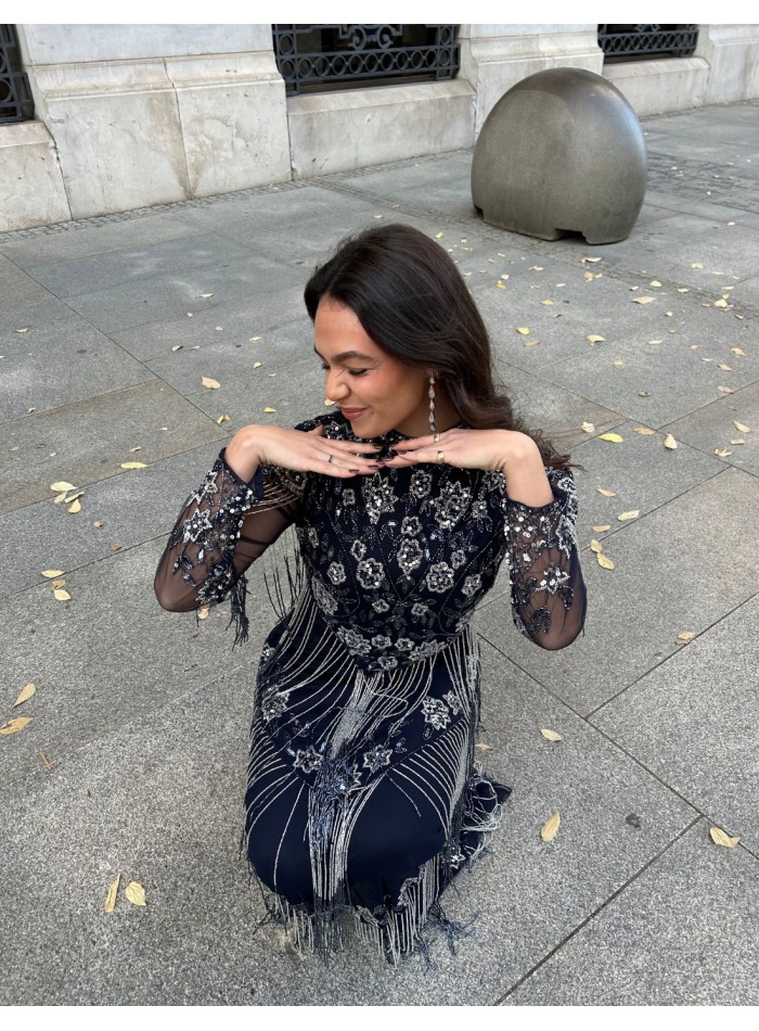 Long dress with rhinestones and bangs in silver...