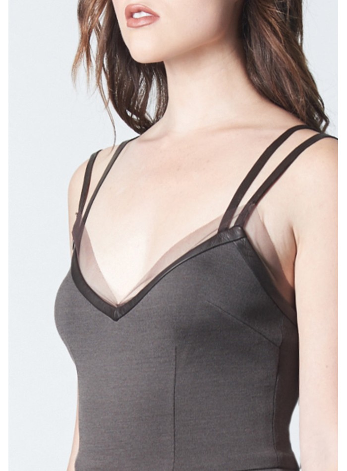 Robe de cocktail ajustée minimaliste avec...