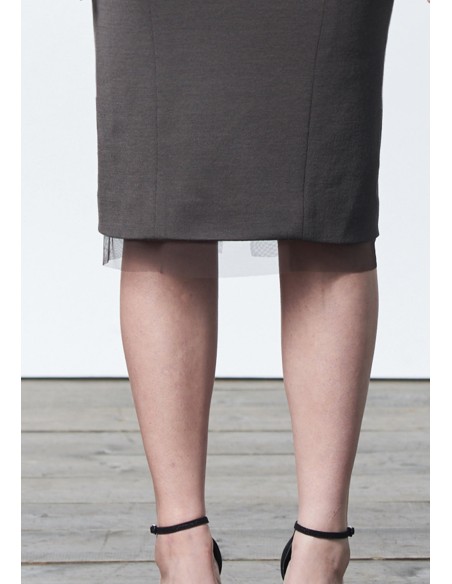 Vestido cóctel minimalista ajustado con tirantes dobles