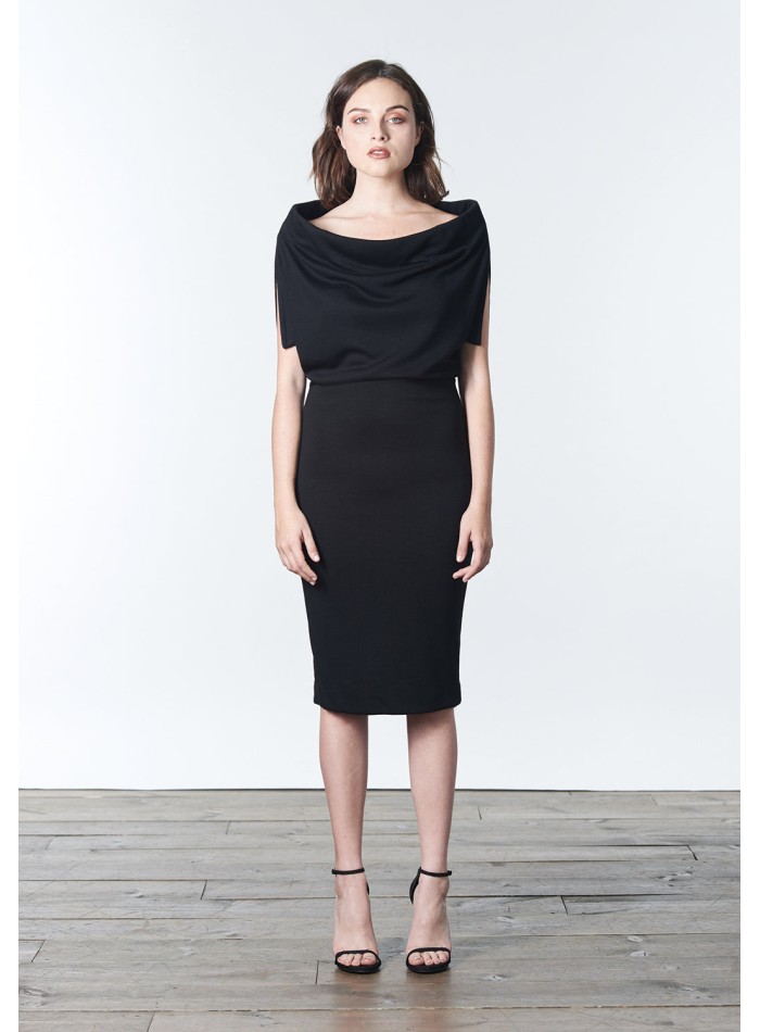 Robe de cocktail en maille avec encolure...