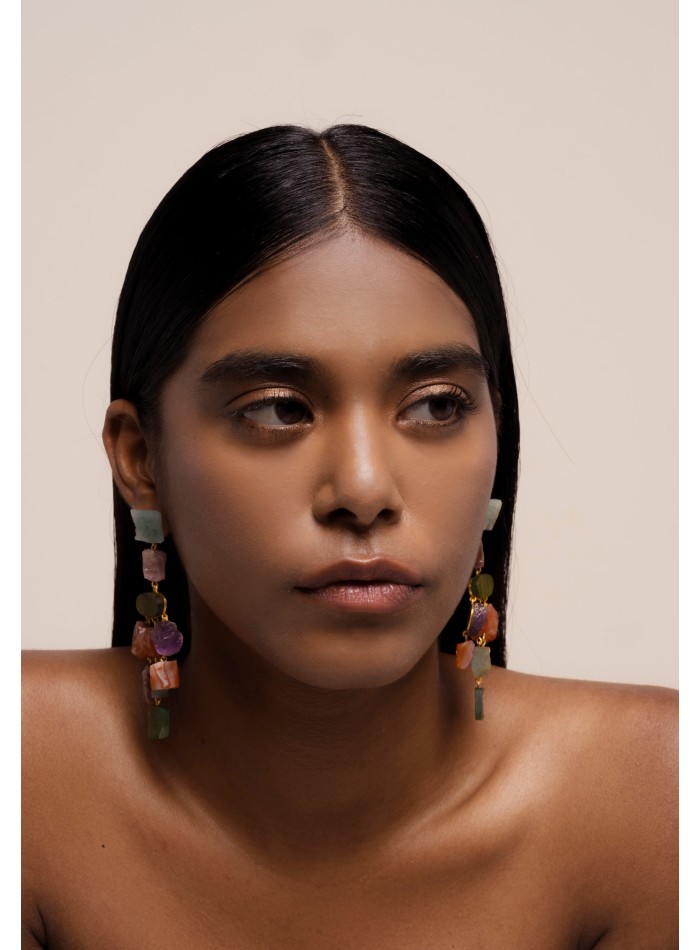 Long earrings with colored rhinestones