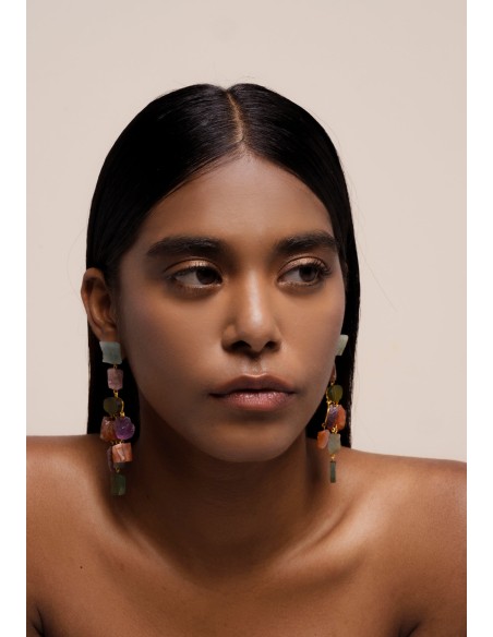 Long earrings with colored rhinestones