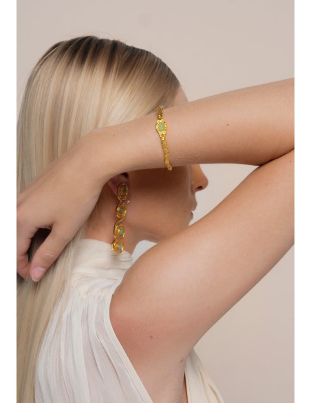 Brazalete dorado con aguamarina para invitada