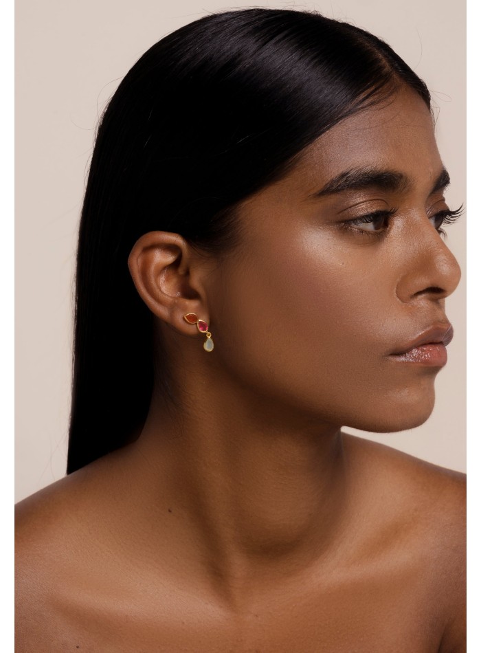 Pendiente estilo earcuff con piedras de color