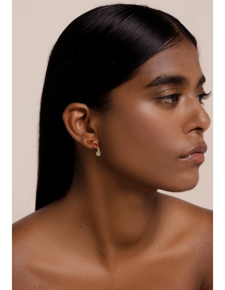 Pendiente estilo earcuff con piedras de color