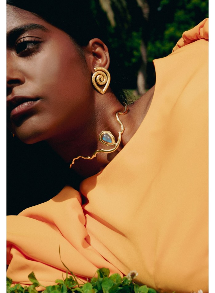 Choker Dorado con Piedra Semipreciosa Gris - Gratitude