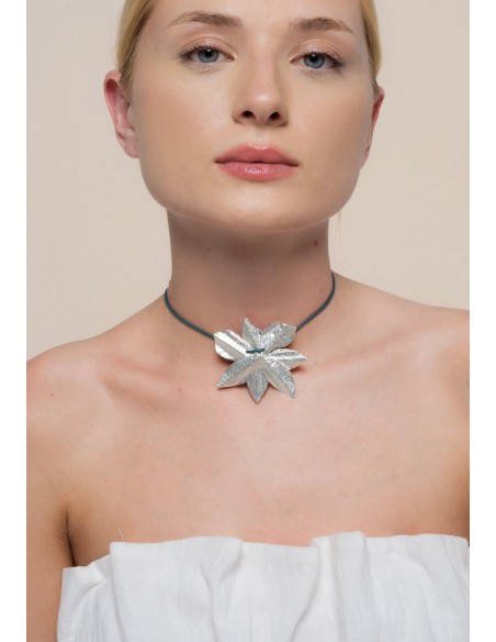 Collier fleur de lotus argenté