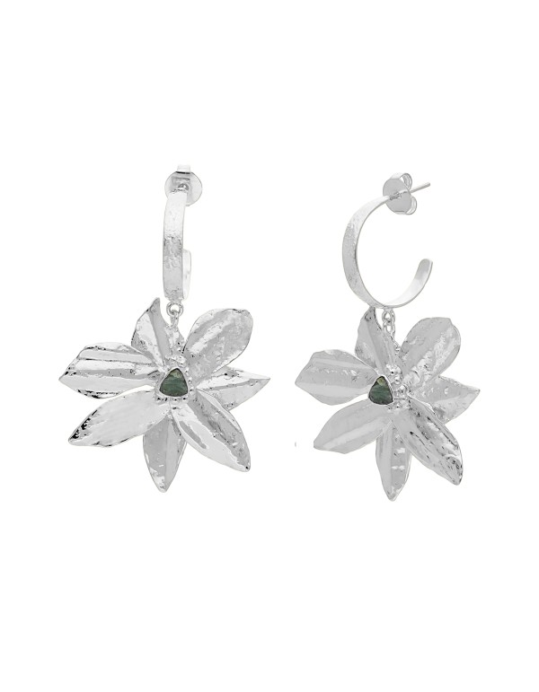 Pendientes de aro plateados forma en flor 2