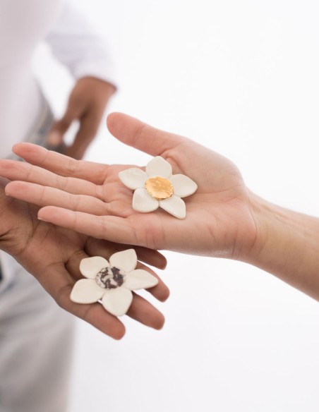 Pendientes con motivos florales de porcelana