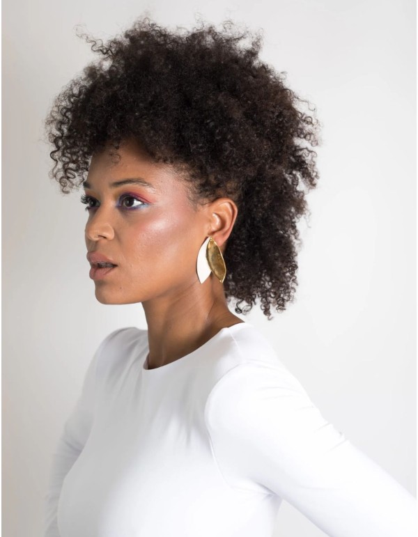 Boucles d'oreilles en céramique en forme de feuille