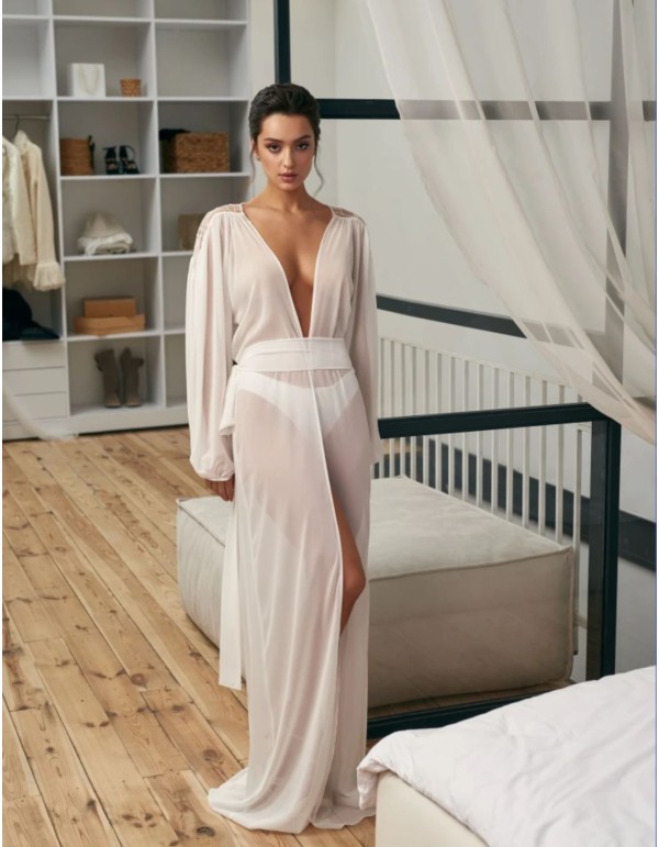 Bata de novia entallada con escote para luna de miel