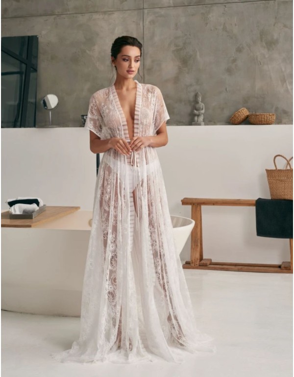 Robe de mariée en dentelle ivoire et ceinture en satin 2