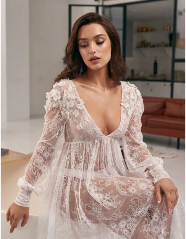 Chemise de nuit de mariage en dentelle avec décolleté en V