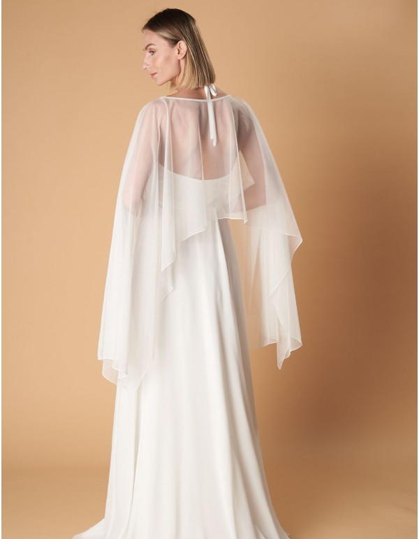 Robe de mariée longue avec cape en mousseline de soie 2