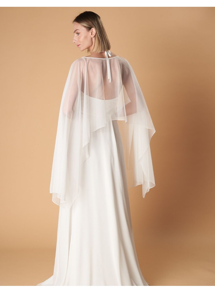 Robe de mariée longue avec cape en mousseline...