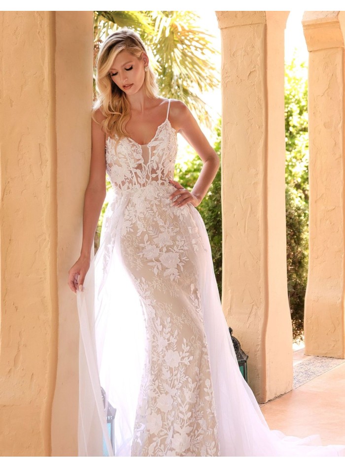 Robe de mariée blanche en dentelle avec jupon