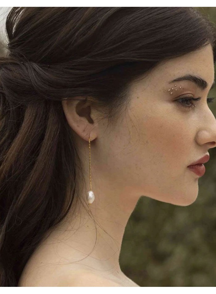 Pendientes largos con cadena fina y perla dorados
