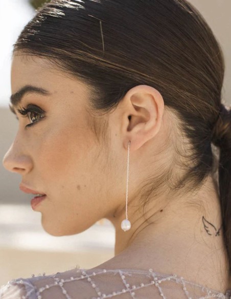 Pendientes largos con cadena fina y perla para novia