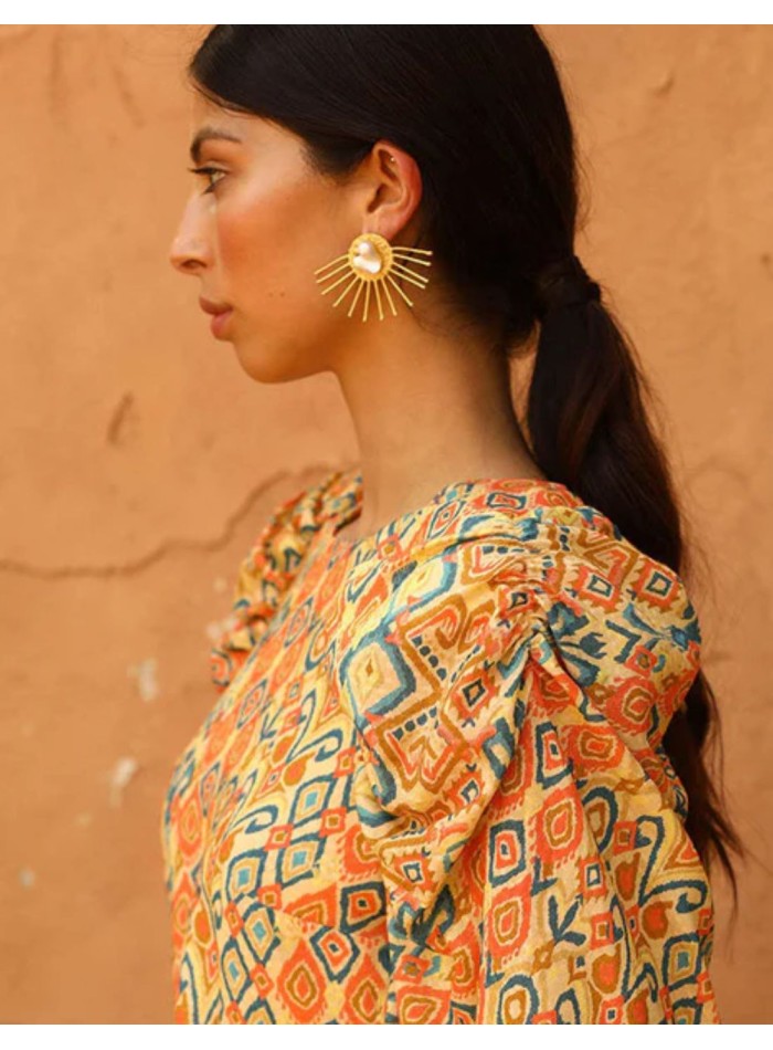 Pendientes de fiesta con rayos y piedra de color