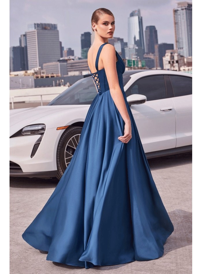 Vestido de fiesta de satén con corpiño y tirantes
