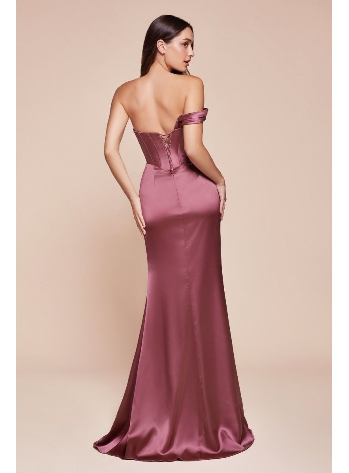 Longue robe de fête en satin avec décolleté en...