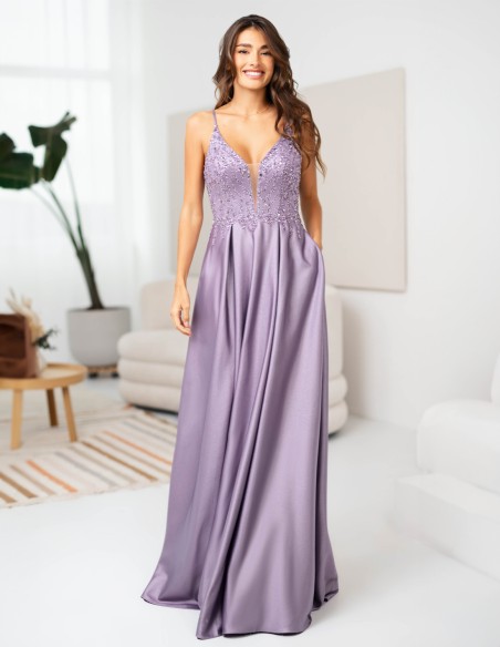 Robe de soirée longue sans bretelles avec décolleté en V et strass