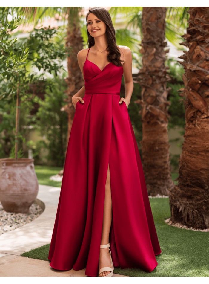 Robe de soirée en satin avec corsage drapé