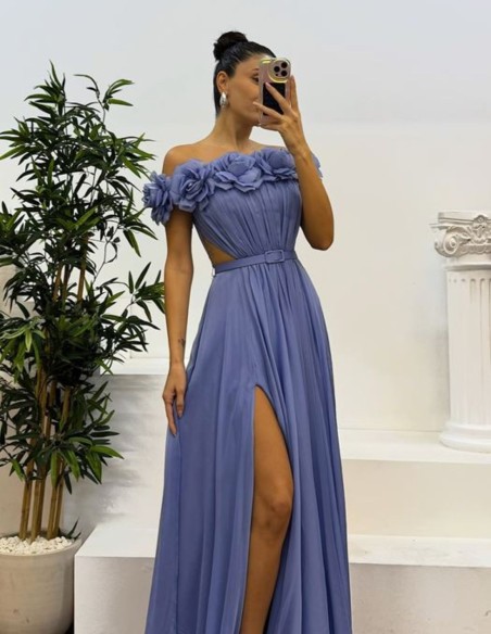 Vestido largo de fiesta con escote de flores y abertura en la falda para eventos