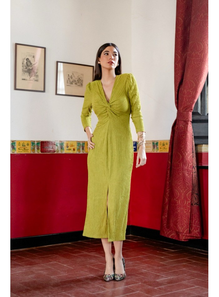 Robe longue vert pistache avec encolure drapée