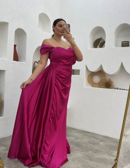 Robe longue de fête avec ruchés et encolure cache-coeur