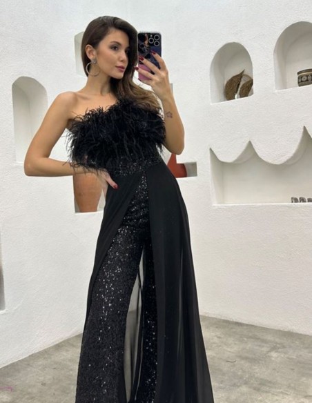 Combinaison de fête en Sequin avec encolure en plumes