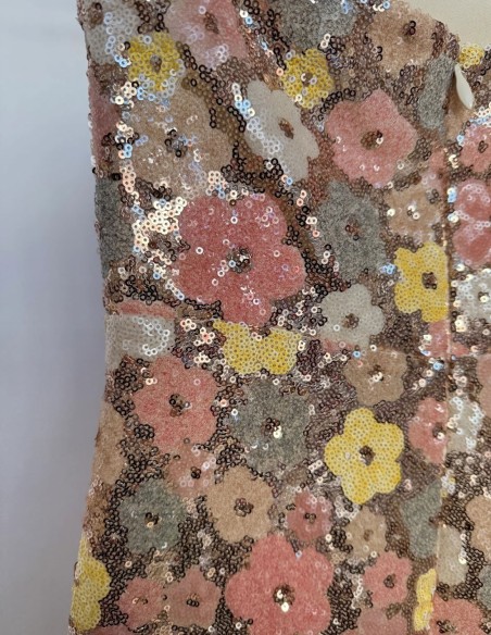 Robe de soirée longue pour invitée avec fleurs pailletées