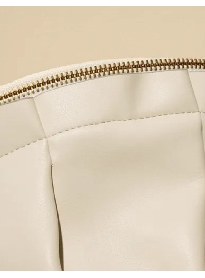 Bolso de mano marfil con forma de gyoza para ocasiones formales