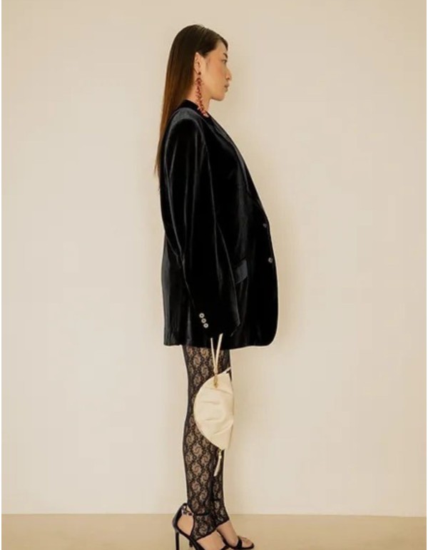 Bolso mini de mano marfil en forma de gyoza 2