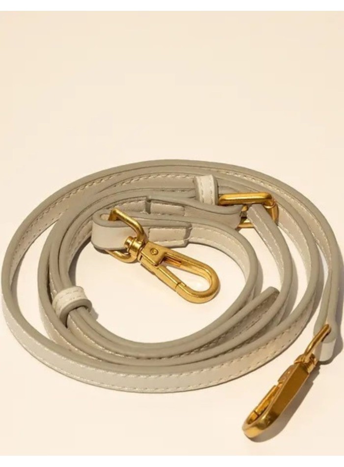 Bolso mini de mano marfil en forma de gyoza con doble correa