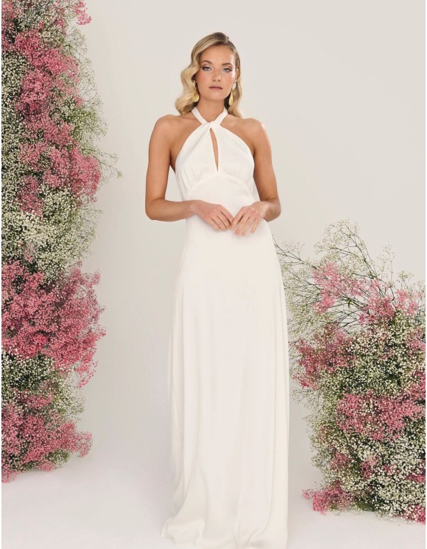 Vestido de novia cuello halter con abertura en espalda