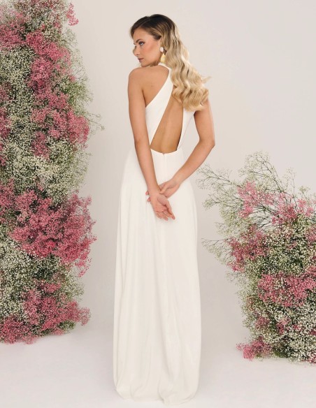 Vestido de novia cuello halter con abertura en espalda