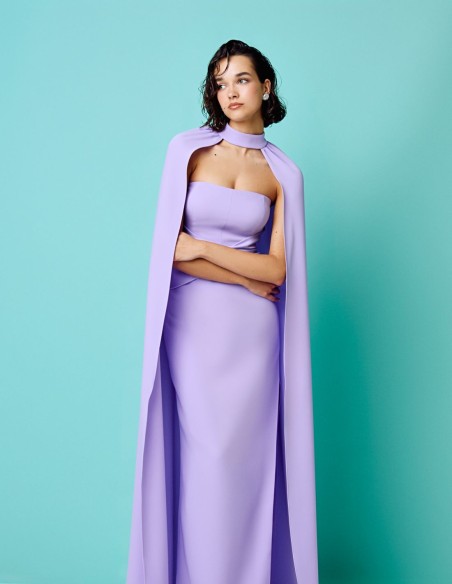 Vestido de fiesta largo lila con mangas capa