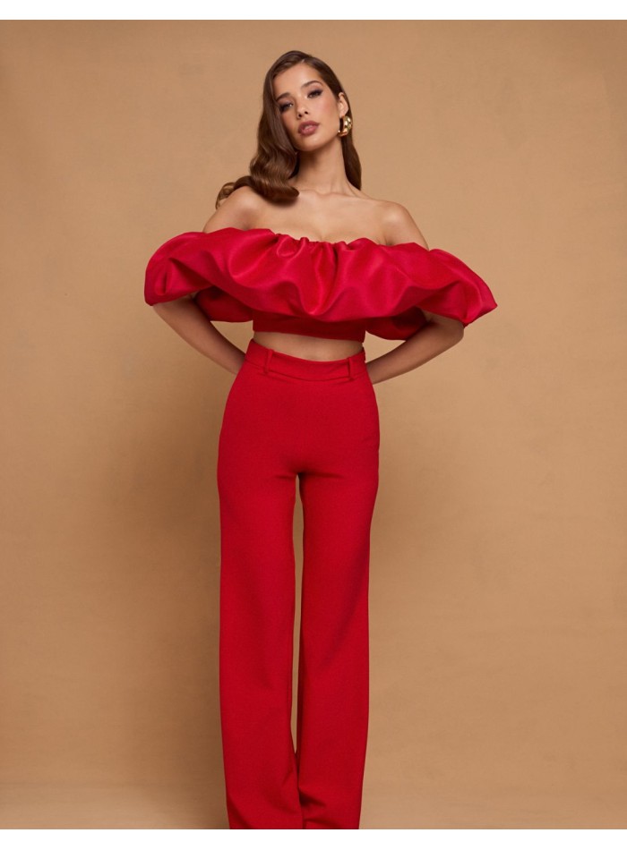 Top de fiesta rojo con maxi volante bandeau para invitadas especiales