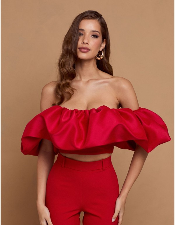 Top de fiesta rojo con maxi volante bandeau