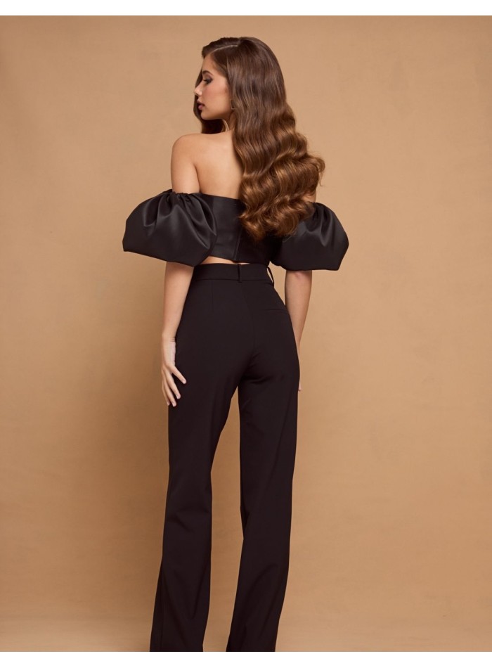 Top de fête noir avec maxi bandeau à volants