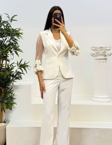 Veste de costume et pantalon long ornés de fleurs