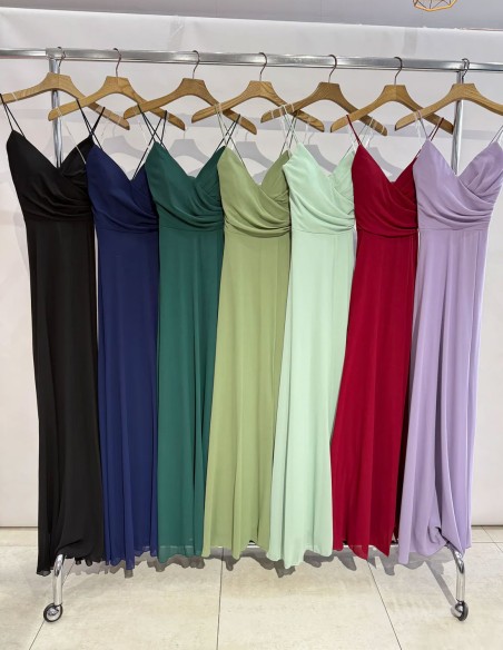 Robe de soirée longue avec un dos ouvert